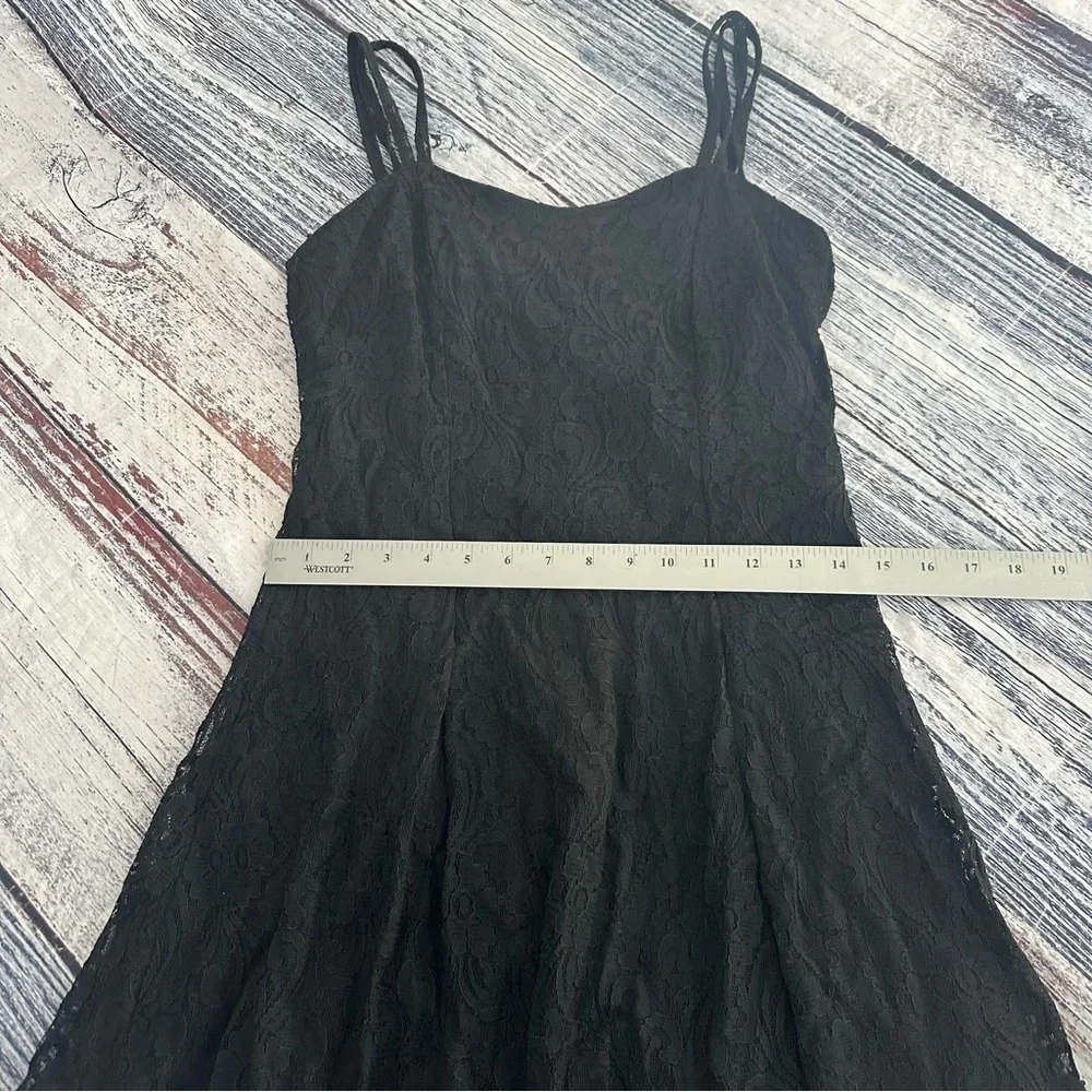 Vintage 90’s “All That Jazz” Lace Mini Dress